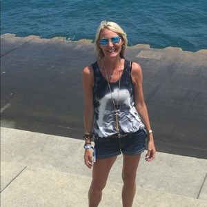 Meet your Posher, Laura